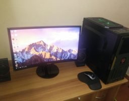 Good Monitor (Samsung C24F390) Under 10000 in India 2024